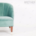 Nuevo diseño de estilo europeo de madera de caucho patas de tela verde claro hotel silla suave solo con respaldo alto